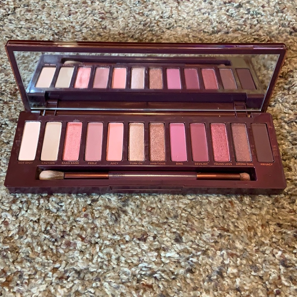 Urban Decay Naked Cherry Eyeshadow Pallet